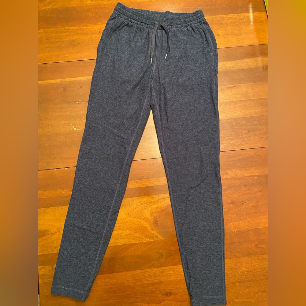 EUC Outdoor Voices Jogger - Navy